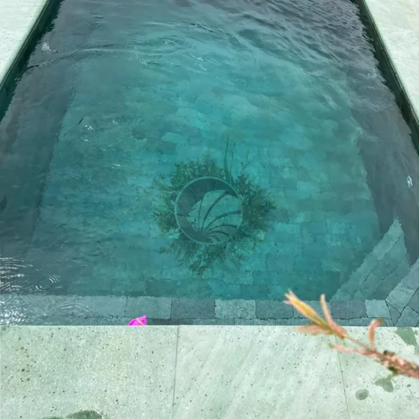 margelle piscine en pierre naturelle
